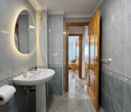 Квартира у моря в Торревьехе 57 кв.м с террасой и бассейном