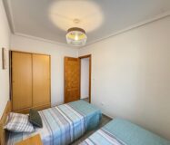 Квартира у моря в Торревьехе 57 кв.м с террасой и бассейном