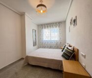 Квартира у моря в Торревьехе 57 кв.м с террасой и бассейном