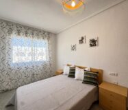 Квартира у моря в Торревьехе 57 кв.м с террасой и бассейном