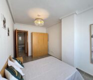 Квартира у моря в Торревьехе 57 кв.м с террасой и бассейном