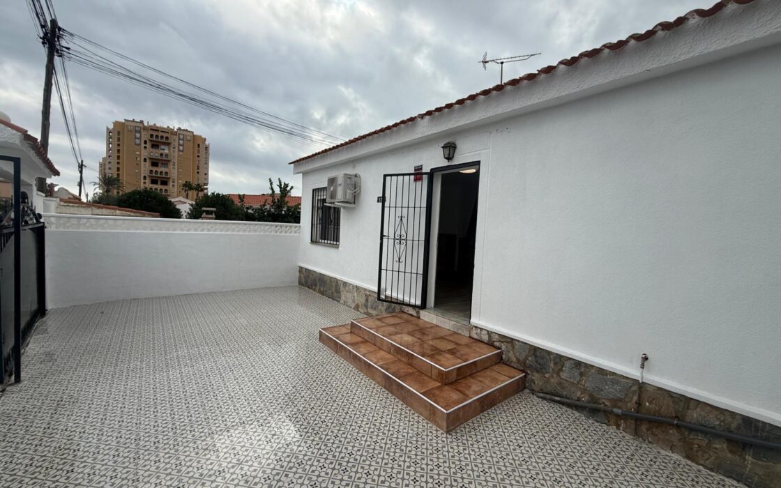 Независимое шале в Лос-Фрутале, 90 кв.м, терраса 40 м² у моря