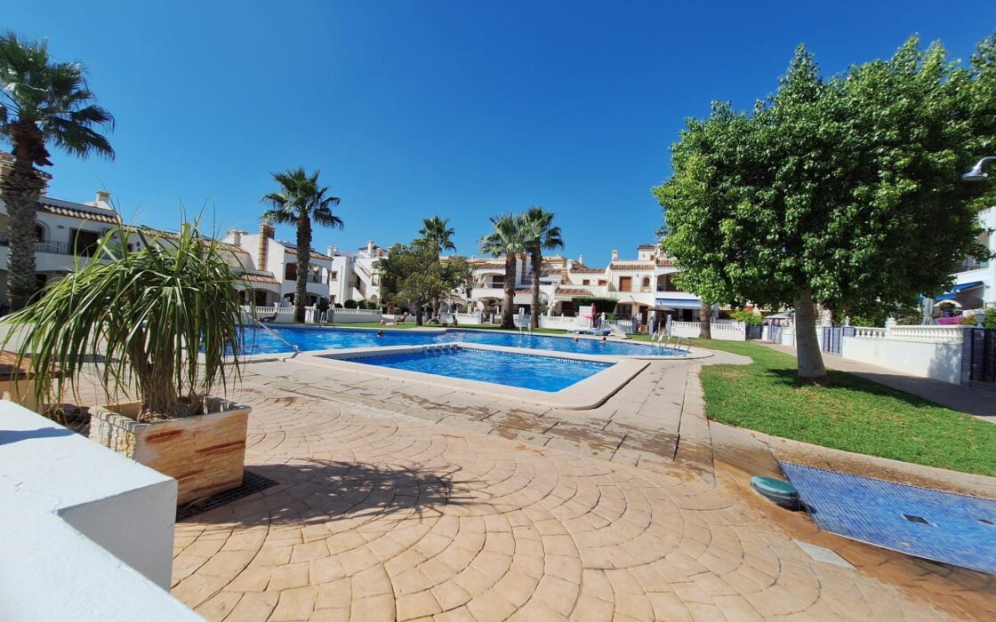 Апартаменты 3 комнаты в Ориуэла Коста с террасой у моря