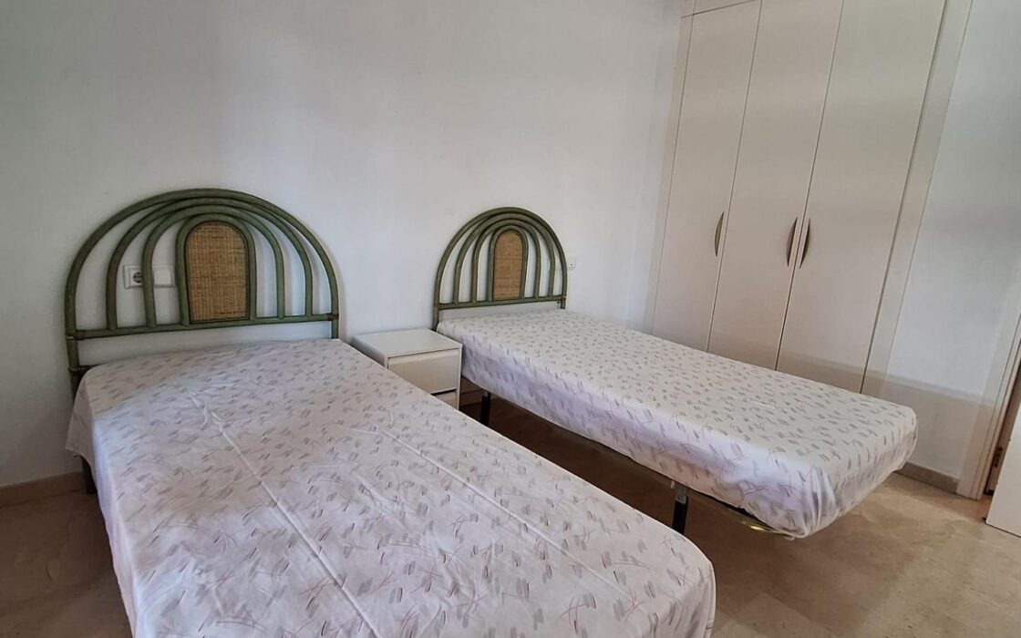 Апартаменты 3 комнаты в Ориуэла Коста с террасой у моря