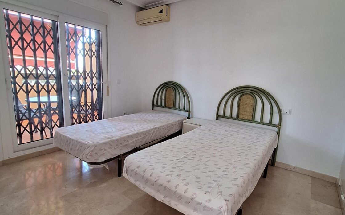 Апартаменты 3 комнаты в Ориуэла Коста с террасой у моря