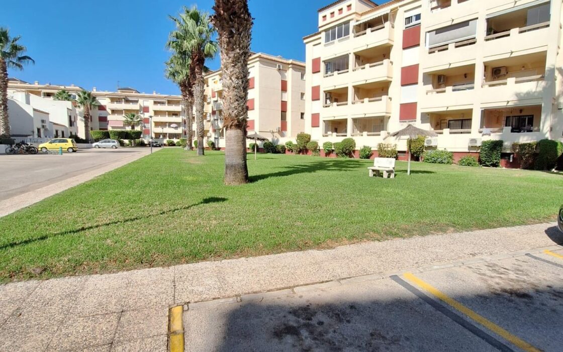 Апартаменты 3 комнаты в Ориуэла Коста с террасой у моря