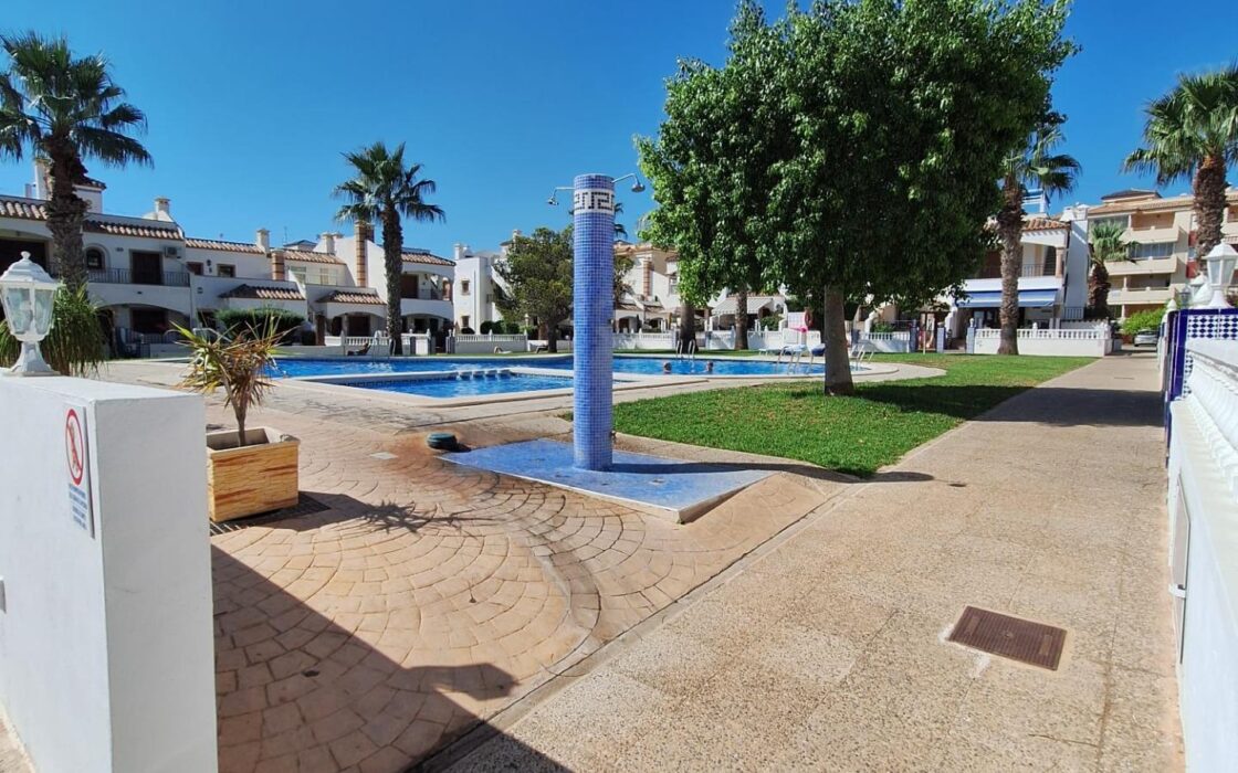 Апартаменты 3 комнаты в Ориуэла Коста с террасой у моря