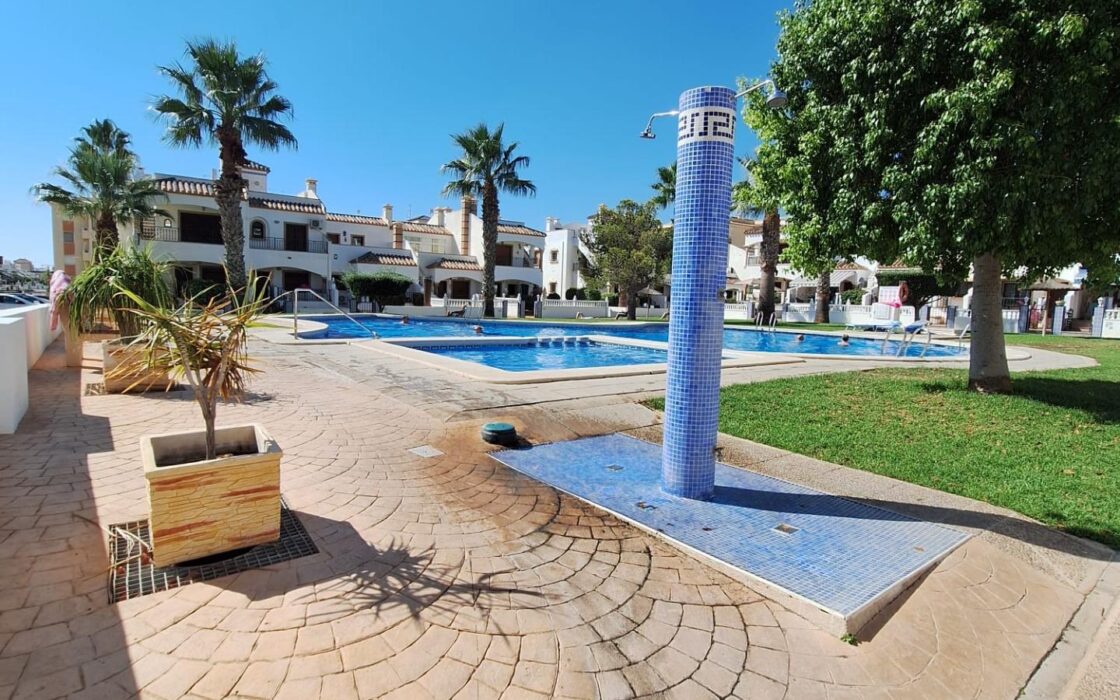 Апартаменты 3 комнаты в Ориуэла Коста с террасой у моря