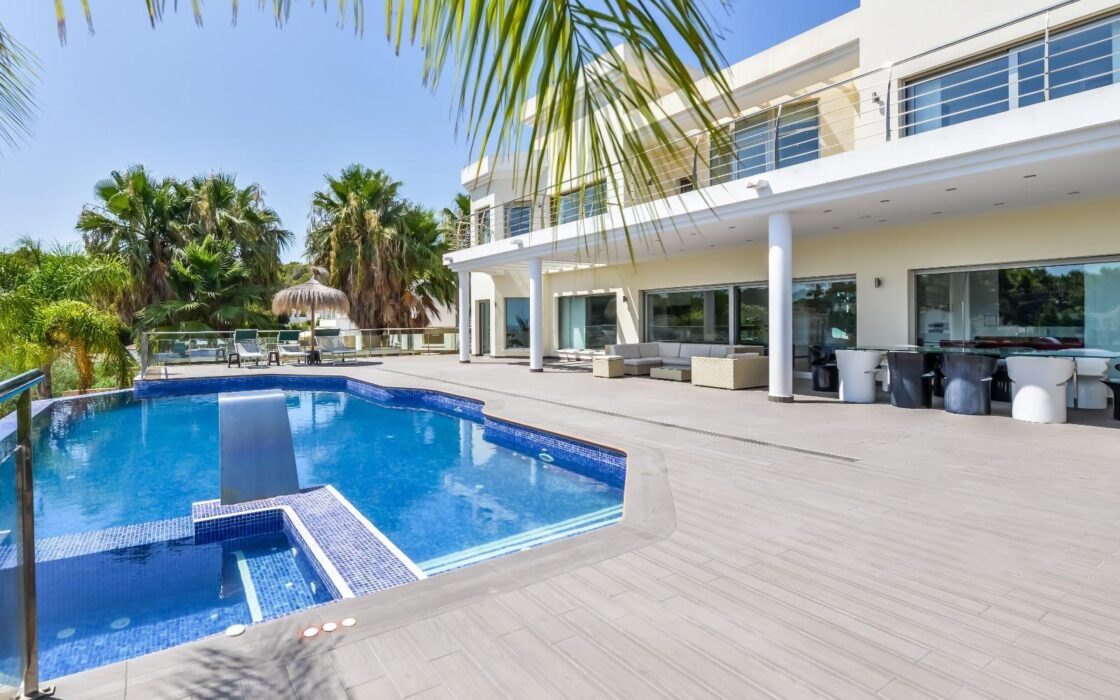 Вилла с видом на море в Бениссе 585 кв.м 5 спален