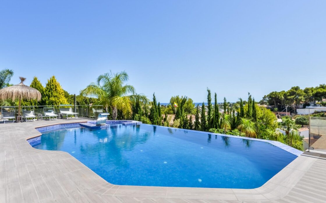 Вилла с видом на море в Бениссе 585 кв.м 5 спален