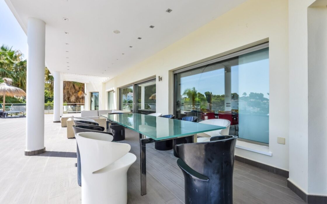 Вилла с видом на море в Бениссе 585 кв.м 5 спален