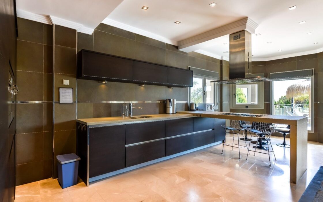 Вилла с видом на море в Бениссе 585 кв.м 5 спален