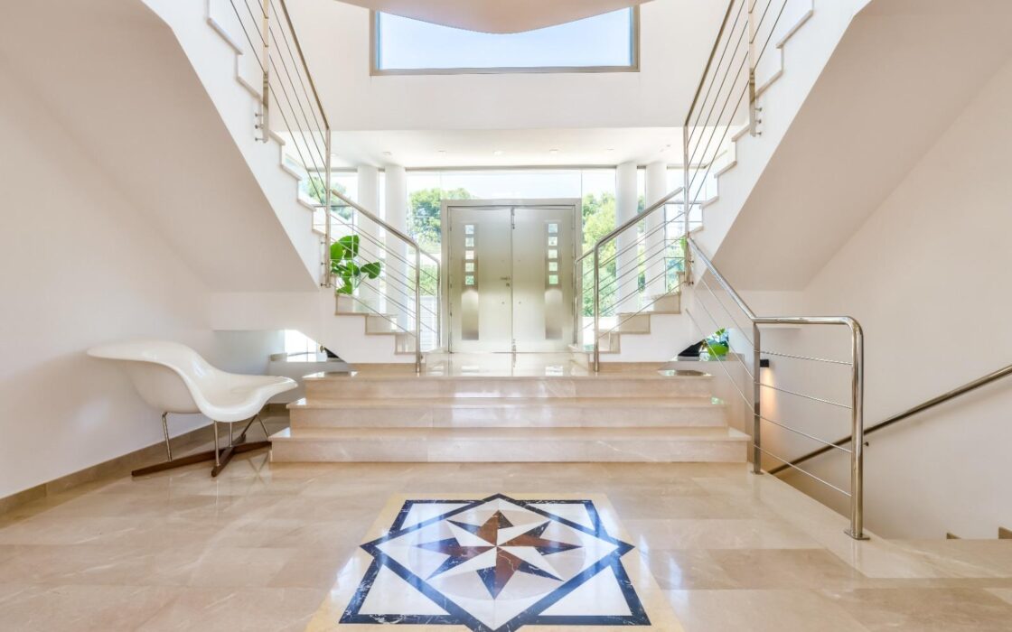 Вилла с видом на море в Бениссе 585 кв.м 5 спален