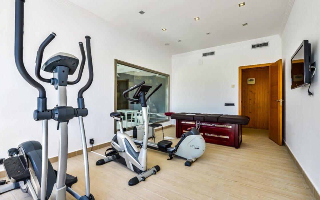 Вилла с видом на море в Бениссе 585 кв.м 5 спален