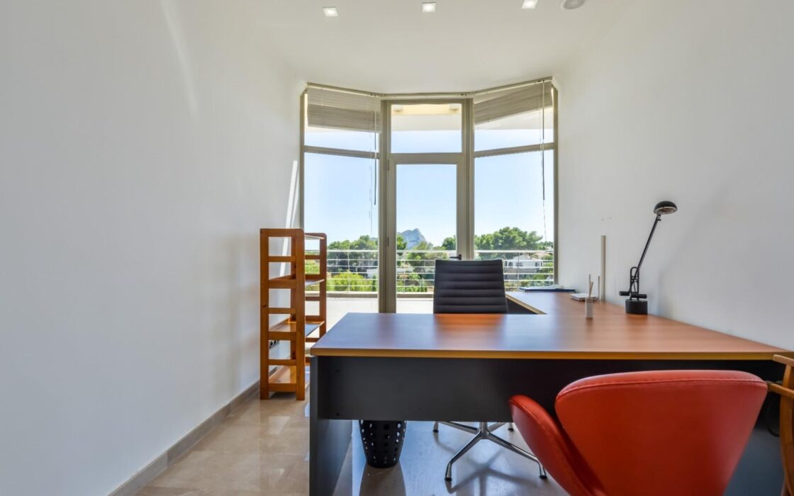 Вилла с видом на море в Бениссе 585 кв.м 5 спален