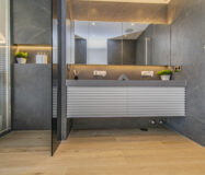 Роскошный дом у моря в Marbella с террасой и великолепным видом