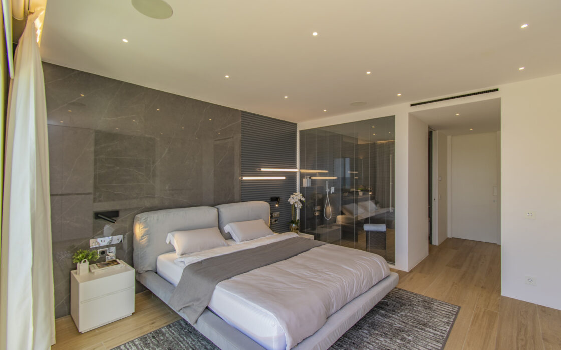 Роскошный дом у моря в Marbella с террасой и великолепным видом