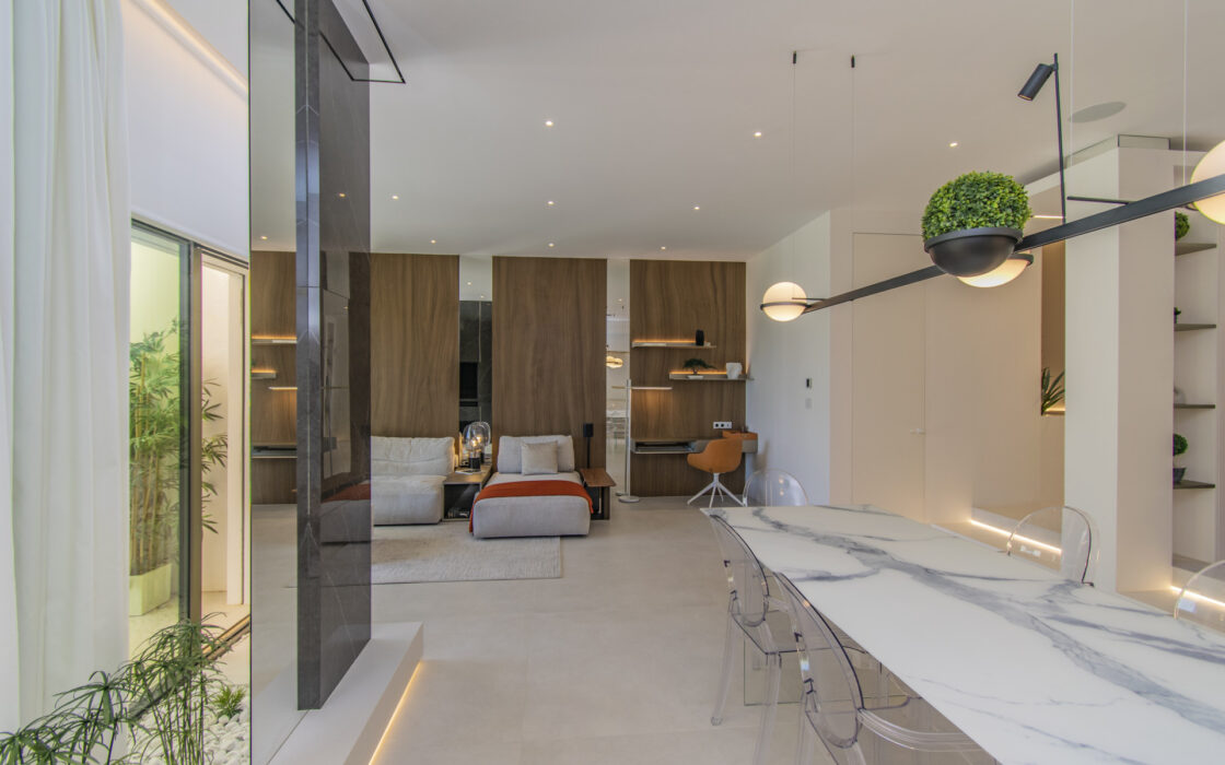 Роскошный дом у моря в Marbella с террасой и великолепным видом