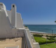 Роскошный дом у моря в Marbella с террасой и великолепным видом