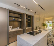 Роскошный дом у моря в Marbella с террасой и великолепным видом