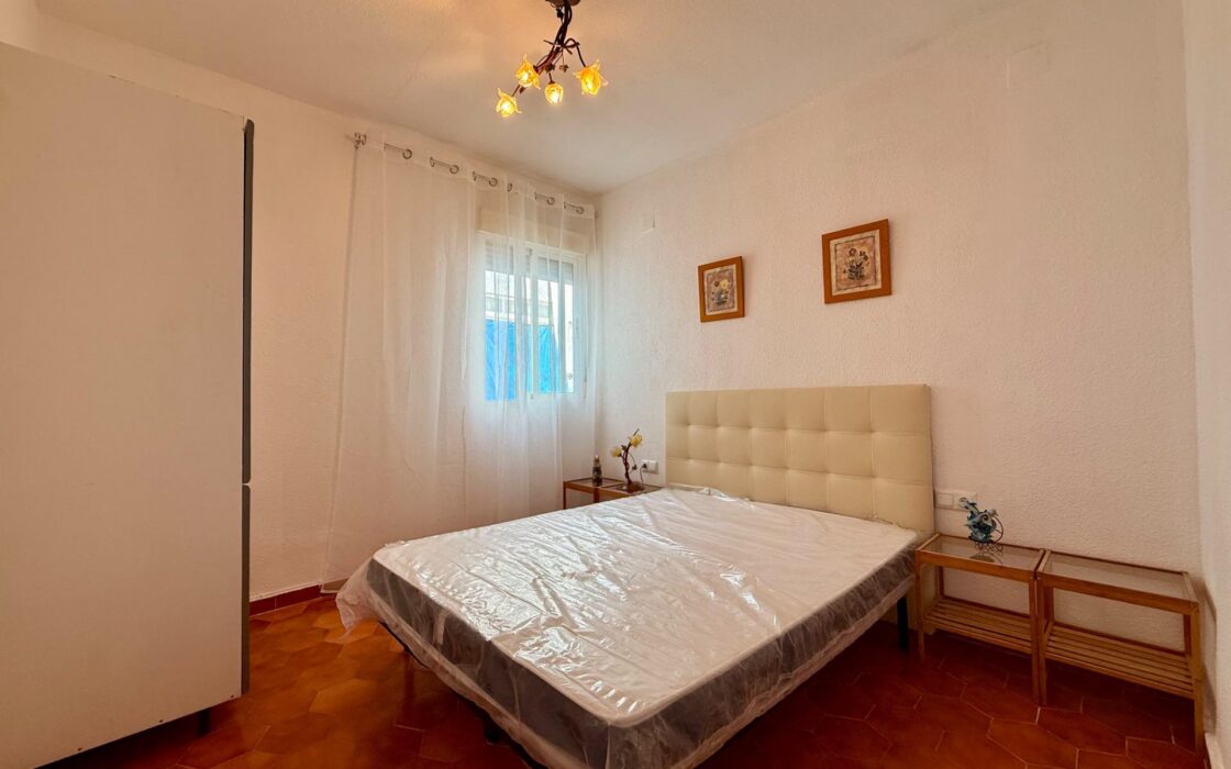 Продаётся 3-комнатная квартира в Аликанте с террасой