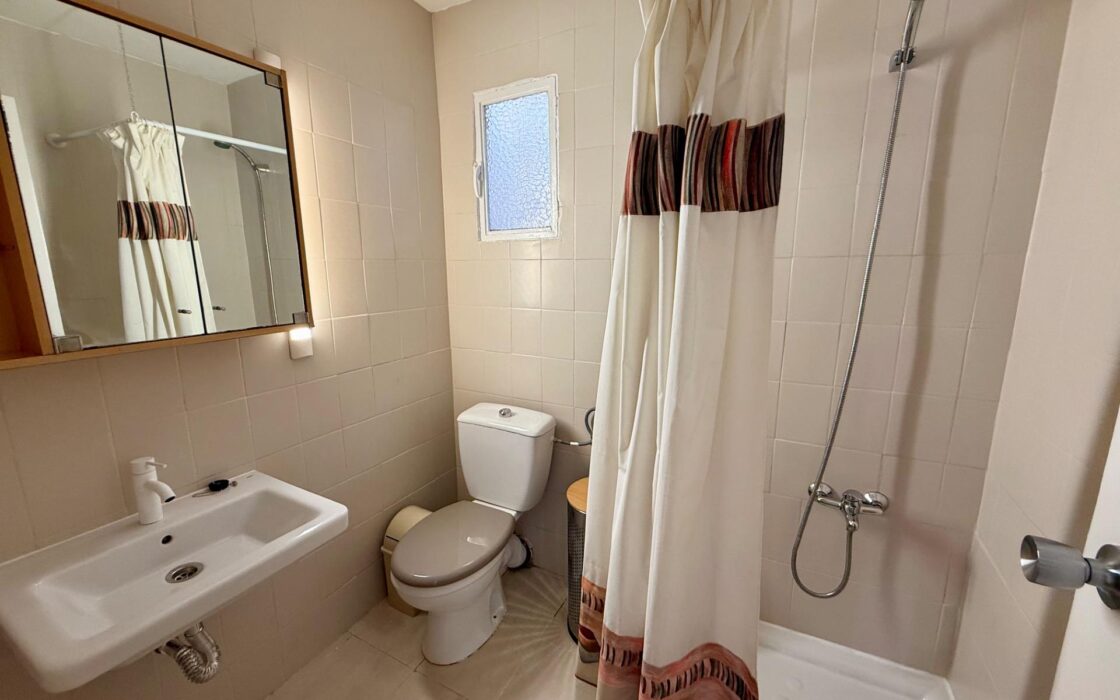 Продаётся 3-комнатная квартира в Аликанте с террасой