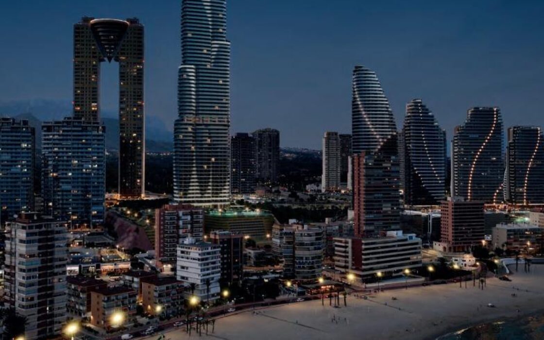 Квартира з терасою біля моря в Бенідормі 62 кв.м 2028 року