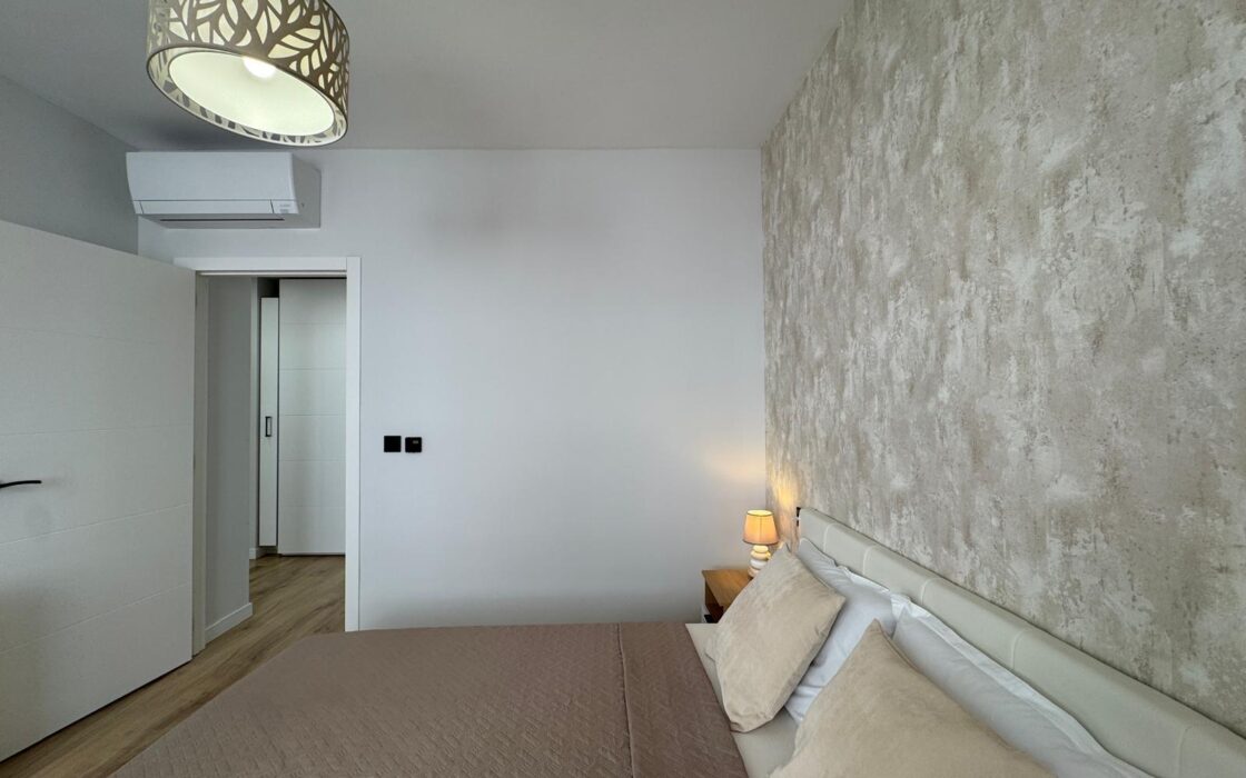 Апартаменты 100 кв.м в Торревьехе у пляжа с 3 спальнями