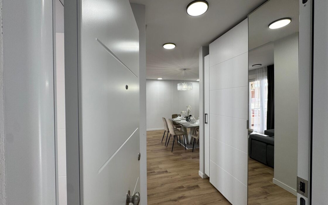 Апартаменты 100 кв.м в Торревьехе у пляжа с 3 спальнями