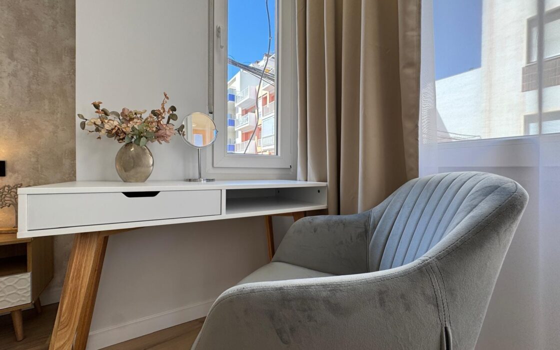 Апартаменты 100 кв.м в Торревьехе у пляжа с 3 спальнями