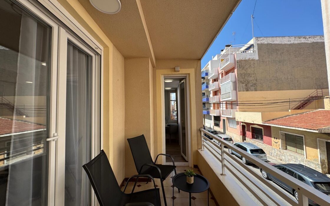 Апартаменты 100 кв.м в Торревьехе у пляжа с 3 спальнями