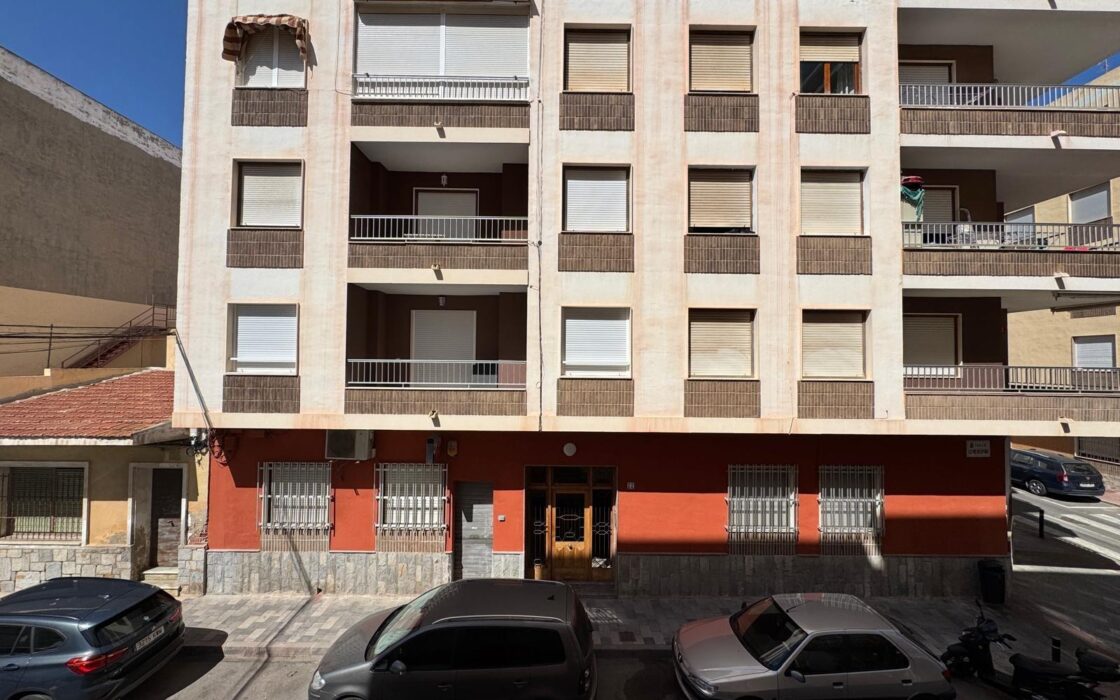 Апартаменты 100 кв.м в Торревьехе у пляжа с 3 спальнями