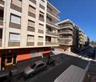 Апартаменты 100 кв.м в Торревьехе у пляжа с 3 спальнями