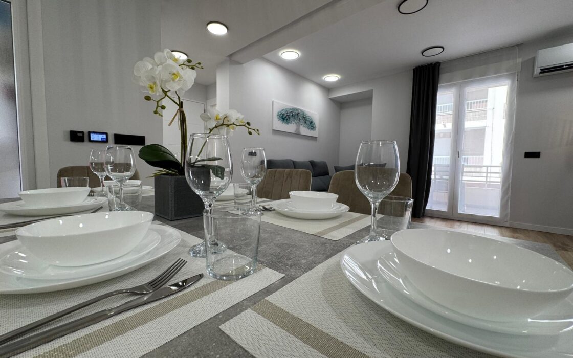 Апартаменты 100 кв.м в Торревьехе у пляжа с 3 спальнями