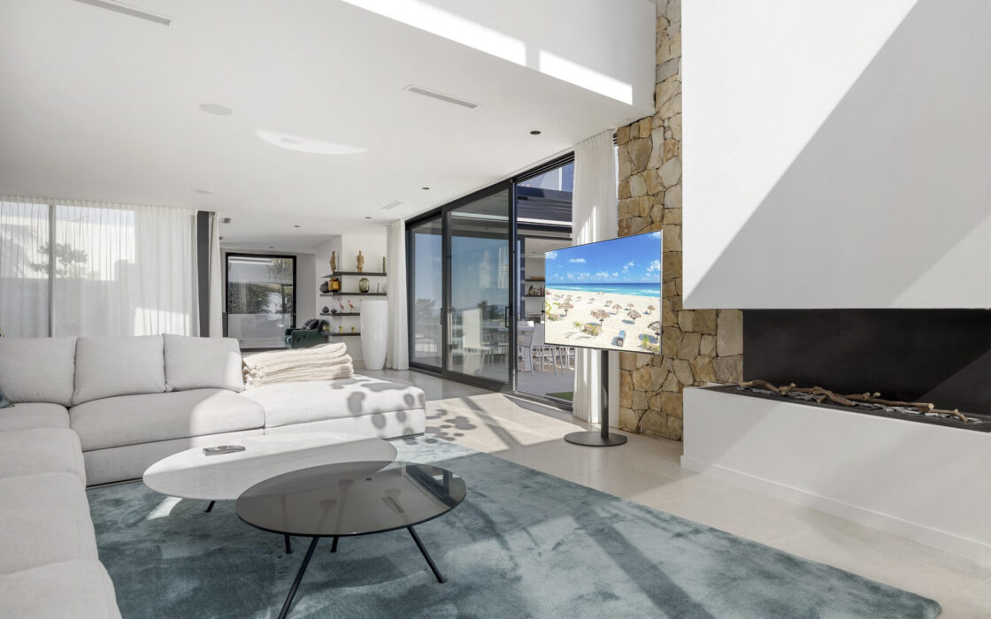 Современная вилла с панорамным видом в Бенахавис 407 кв.м