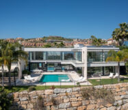 Современная вилла с панорамным видом в Бенахавис 407 кв.м