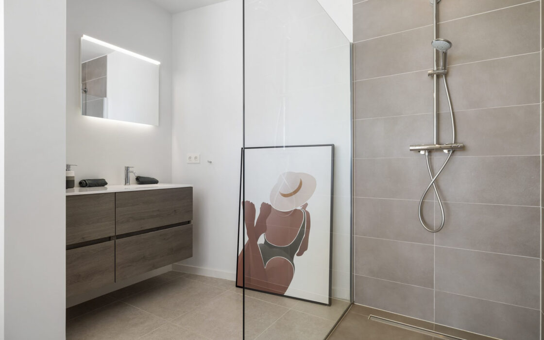 Современная вилла с панорамным видом в Бенахавис 407 кв.м