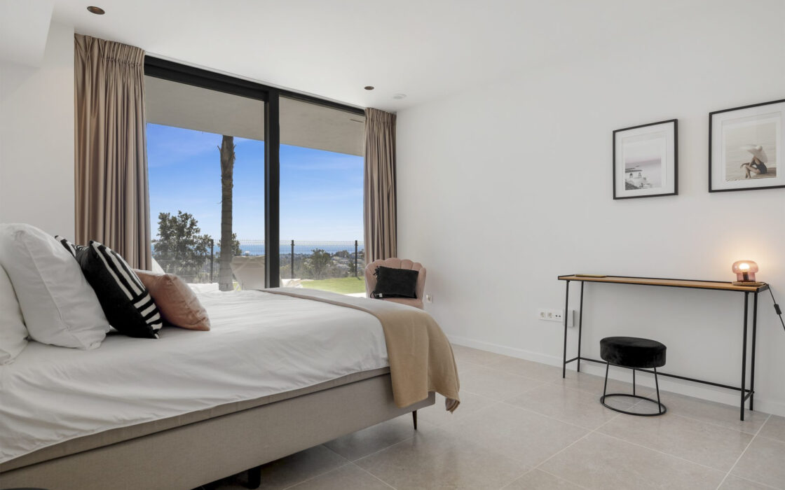 Современная вилла с панорамным видом в Бенахавис 407 кв.м