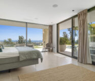 Современная вилла с панорамным видом в Бенахавис 407 кв.м