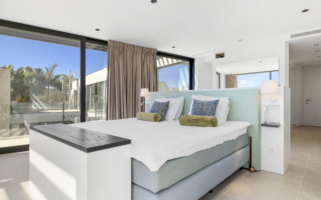 Современная вилла с панорамным видом в Бенахавис 407 кв.м