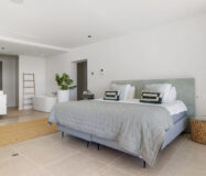 Современная вилла с панорамным видом в Бенахавис 407 кв.м