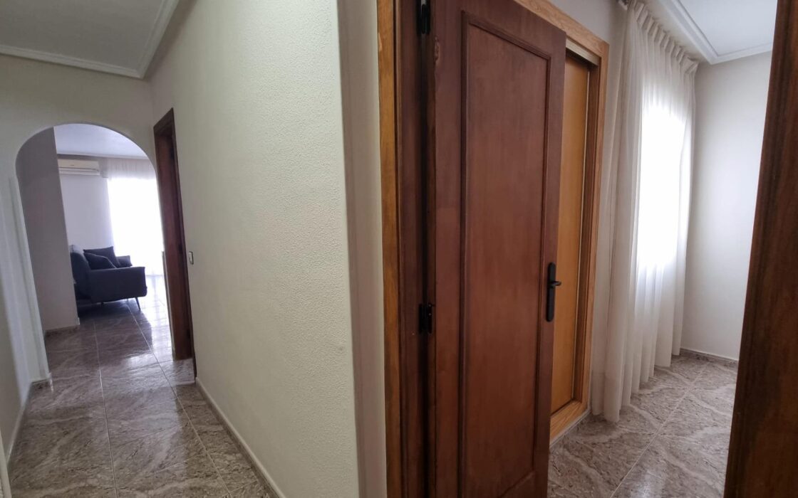 Апартаменты 63 кв.м в Торревьехе у моря с террасой