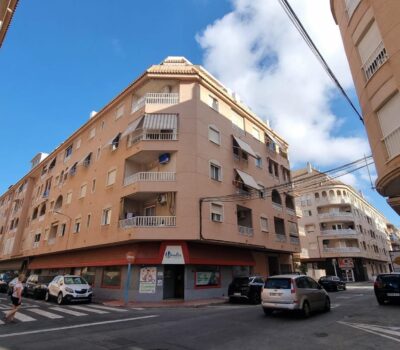 Апартаменти 63 кв.м в Торрев’єсі біля моря з терасою