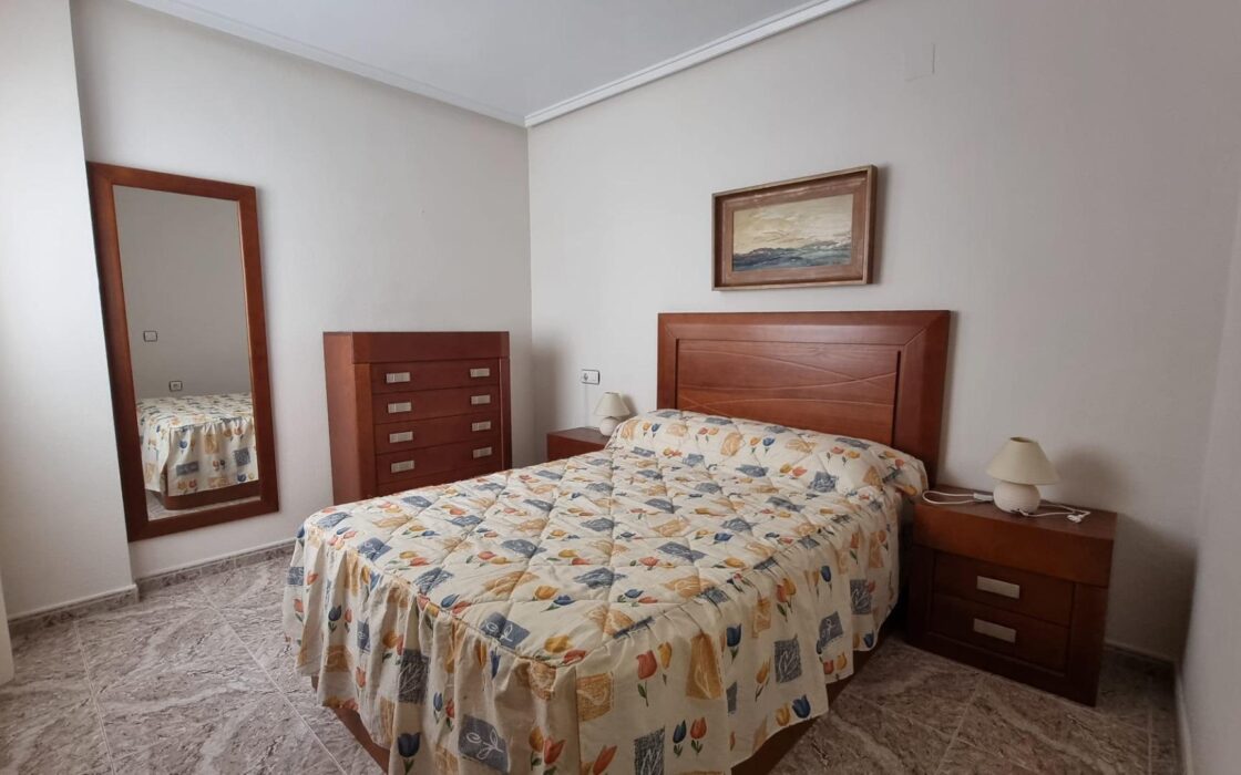 Апартаменты 63 кв.м в Торревьехе у моря с террасой