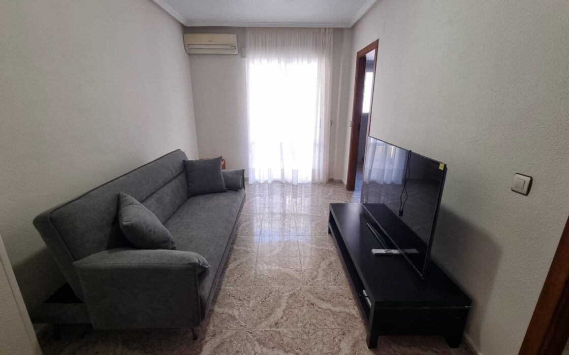 Апартаменты 63 кв.м в Торревьехе у моря с террасой