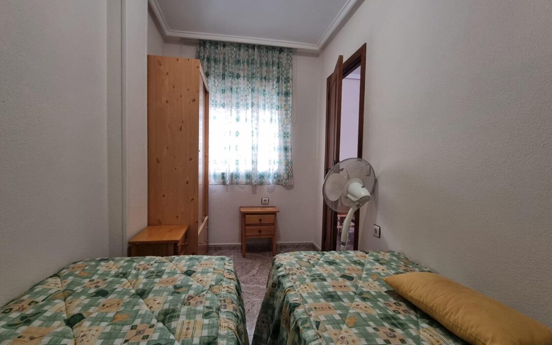 Апартаменты 63 кв.м в Торревьехе у моря с террасой