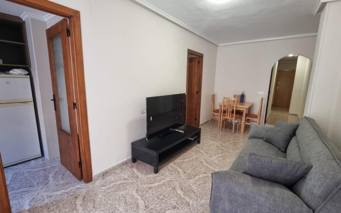 Апартаменты 63 кв.м в Торревьехе у моря с террасой