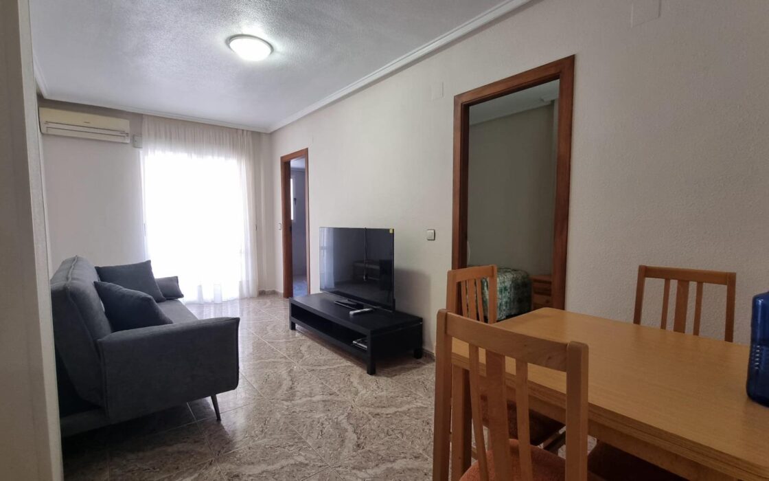 Апартаменты 63 кв.м в Торревьехе у моря с террасой