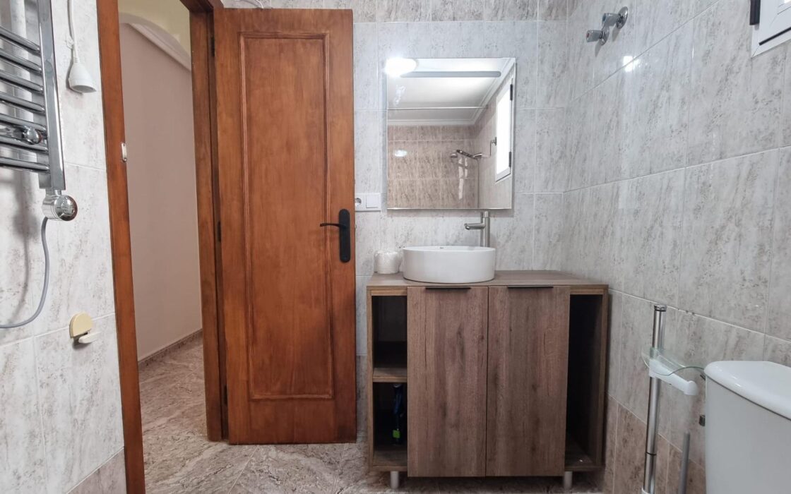 Апартаменты 63 кв.м в Торревьехе у моря с террасой