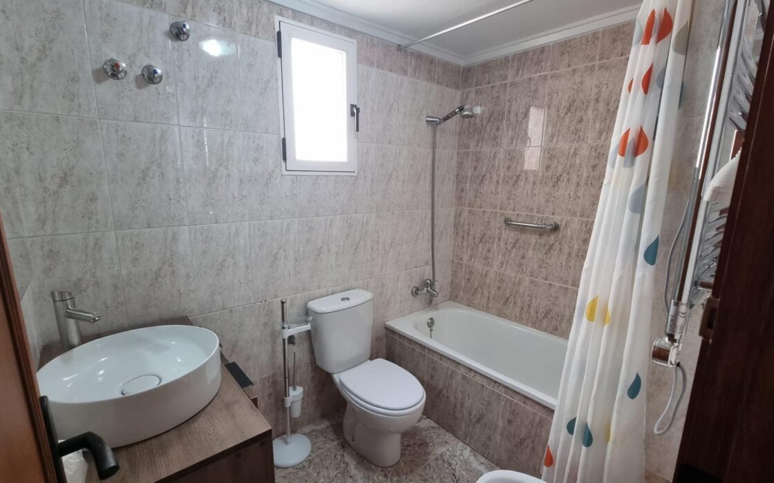 Апартаменты 63 кв.м в Торревьехе у моря с террасой